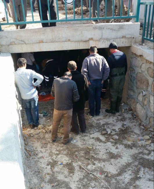 90 Yaşındaki Adam Tahliye Kanalında Biriken Suda Boğuldu