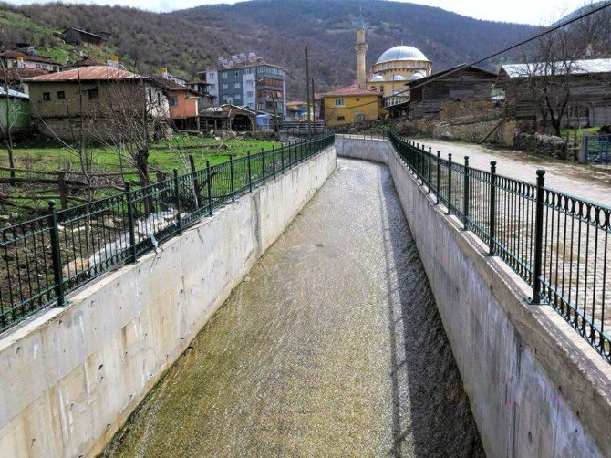 Karadeniz’de 25 Taşkın Koruma Tesisinin Sözleşmesi İmzaladı