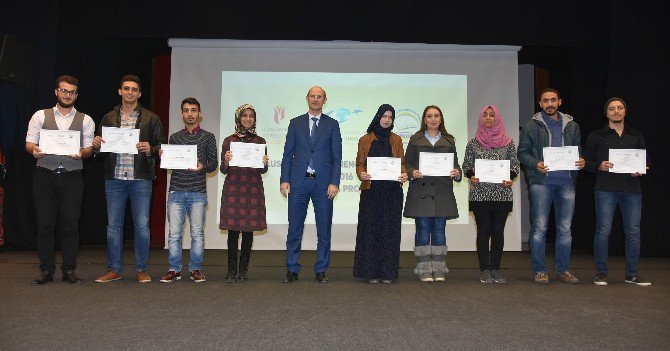 Uluslararası Öğrenciler Akademisi Sertifika Töreni