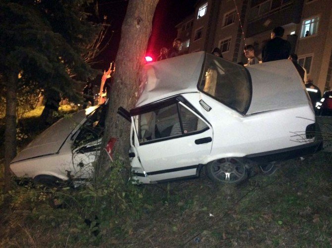 Zonguldak’ta Karşıya Geçmek İsteyen Gence Otomobil Çarptı: 2 Yaralı