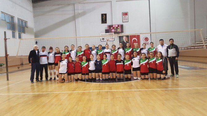 1308 Osmaneli Belediyespor Voleybol Takımlarının Hedefi 3’te 3 Yapmak