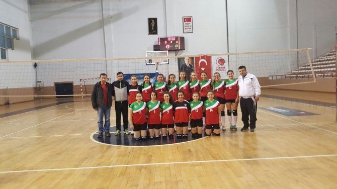 1308 Osmaneli Belediyespor Voleybol Takımlarının Hedefi 3’te 3 Yapmak