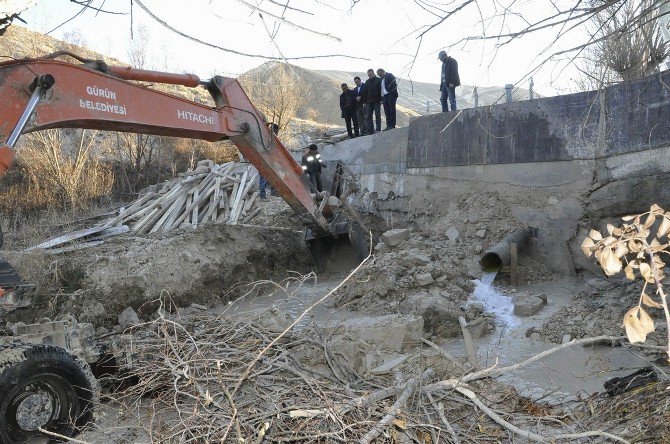 Gürün Belediyesi Su Kaçaklarını Önlemek İçin Çalışma Başlattı