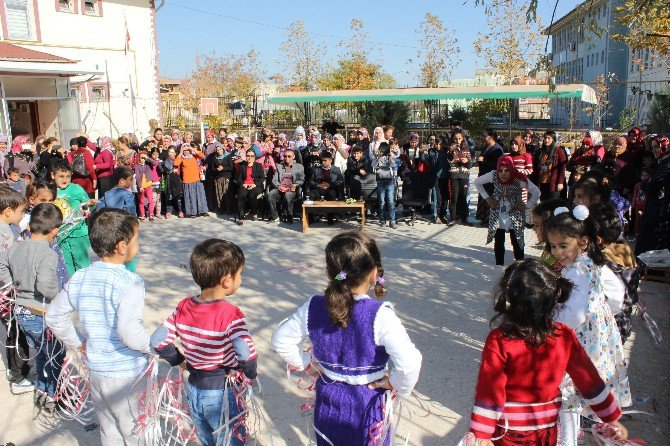 Korucular Anaokulunda Öğretmenler Günü Etkinliği