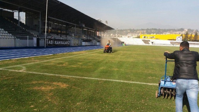 Adnan Menderes Stadı Kupa Maçlarına Hazırlanıyor