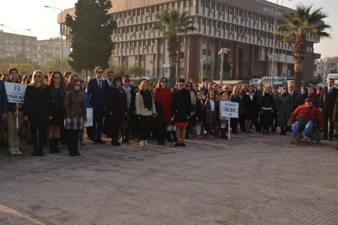 Aliağa Ve Çeşme’de Öğretmenler Günü Kutlandı