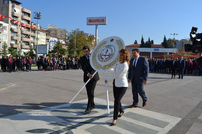 24 Kasım Öğretmenler Günü Edremit’te Kutlandı