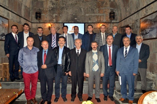 Bitlis’teki Emekli Öğretmenler Bir Araya Geldi