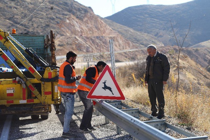 Yaban Hayvanları İçin İkaz Levhaları Yerleştirildi