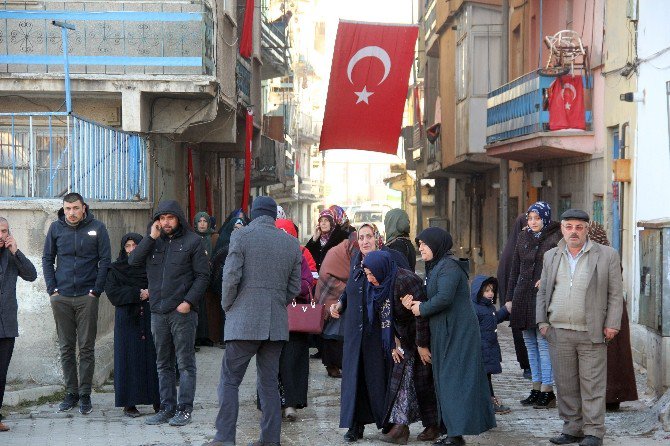 Şehidin Cenazesi Erzurum’a Getirildi