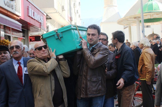 İntihar Eden Hataylı İş Adamı Toprağa Verildi