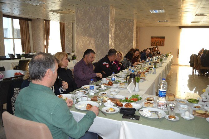 Cunda Mtal’den Geleneksel Öğretmenler Günü Kahvaltısı