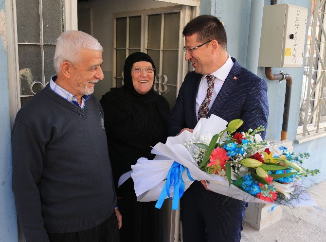 Başkan Subaşıoğlu’dan Öğretmen Olan Anne Ve Babasına Sürpriz