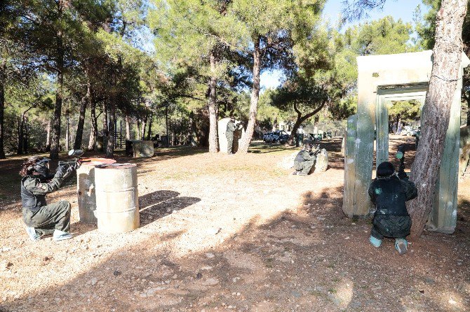 Öğretmenler, Paintball Oynayarak Stres Attı