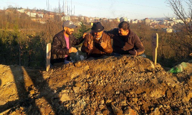 Fındığın Salasını Okuyup Namazını Kıldılar