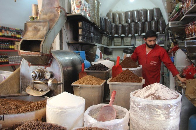 Şanlıurfa’da Kuru Kahve Satıcıları Zor Günler Geçiriyor