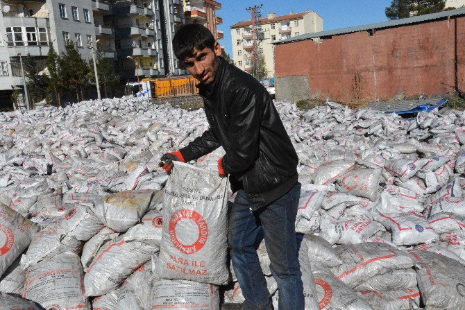 Siverek’te Beş Bin Aileye Kömür Yapıldı