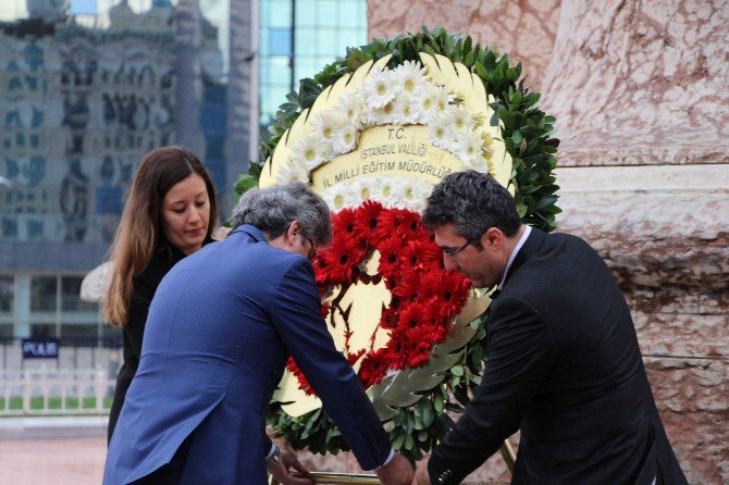 Öğretmenler Günü Taksim’de Kutlandı