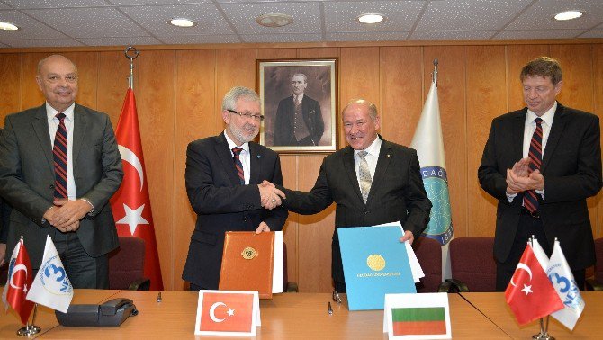 Uludağ Üniversitesi’nden Sofya Teknik Üniversitesi İle Akademik İşbirliği Protokolü