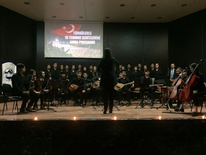 15 Temmuz Şehitleri Türkülerle Anıldı