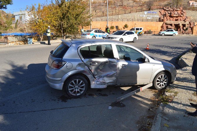 Adıyaman’da İki Otomobil Çarpıştı: 1 Yaralı