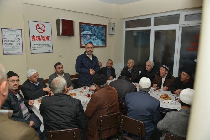 “Bereket Sofrası” Yeni Cami’de Kuruldu