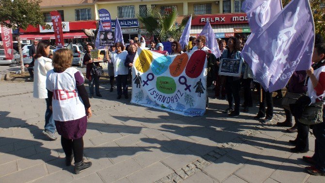 Kıbele Kadınları Kadına Şiddet Günü’nde Sokakta