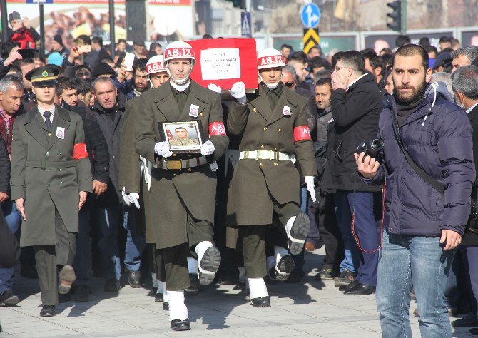 Terhisine 50 Gün Kala Şehit Düşen Asker Son Yolculuğuna Uğurlandı