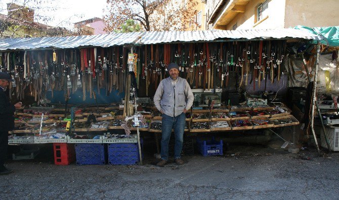 Teknolojiye Direnmeye Çalışıyorlar