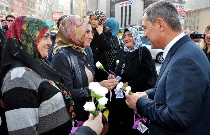 Başkan Uysal, Kadına Şiddete Karşı Çıktı