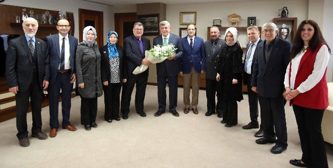 Başkan Karaosmanoğlu: "Öğretmenlerimizin Hakkı Bir Günle Ödenmez’’