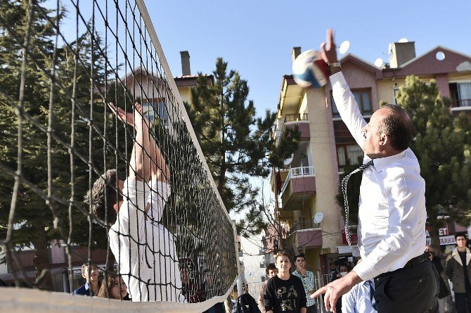 Başkan Akgül Öğretmenlere Konuk Oldu