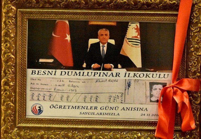 Rektör Bilgiç’e ‘İlkokul Karnesi’ Sürprizi