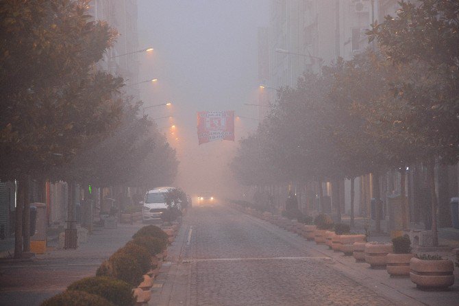 Balıkesir’de Yoğun Sis Hayatı Olumsuz Etkiledi