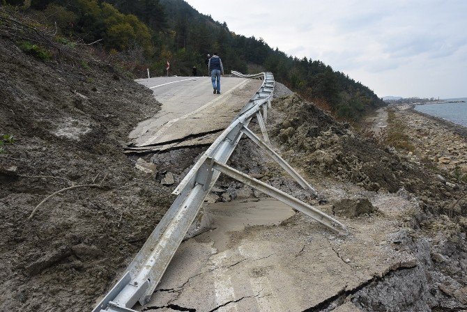 Sinop’taki Heyelan Devam Ediyor