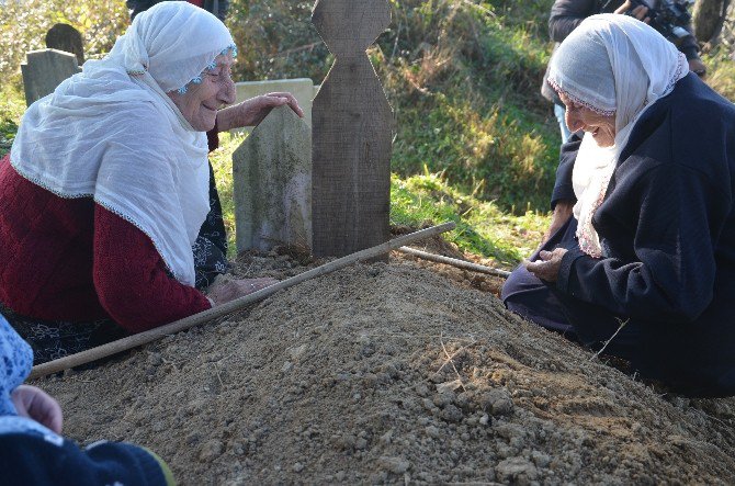 Üçüz Nineler İkiz Kaldı