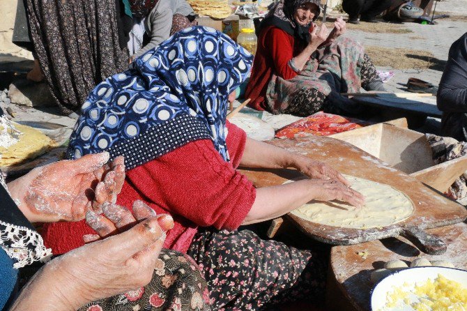 Geleneksel Gözleme Şenliği Ve Yağmur Duası Etkinliği Gemiç Mahallesinde Devam Ediyor