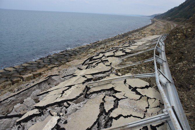 Sinop’taki Heyelan Devam Ediyor