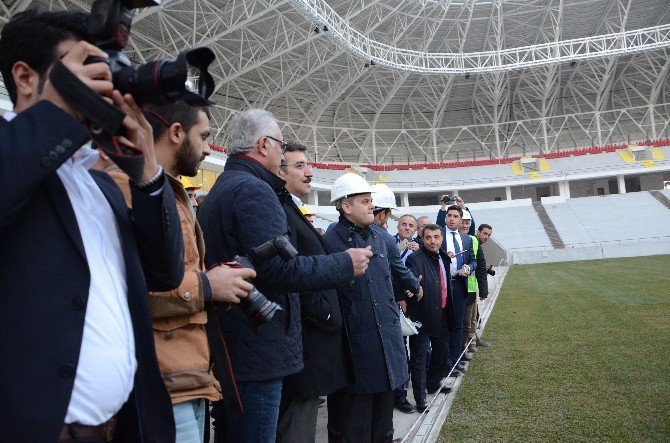 Bakan Çağatay Kılıç Ve Bülent Tüfenkci Malatya’daki Spor Tesislerini İnceledi