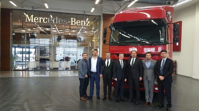 Abc Lojistik 200 Mercedes-benz Çekici Alımını Tamamladı