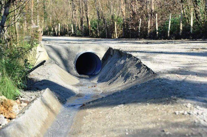 Altınordu’da Mahalle Yollarında “V Kanal” Çalışması Devam Ediyor