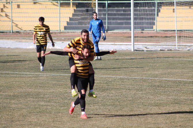 Bayburt Evinde Galip