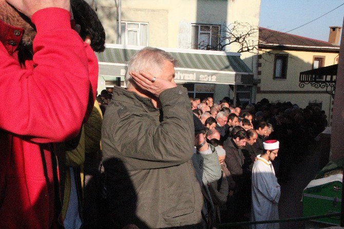 Bilecik’in Sevilen Esnafı ’İlhan Dayı’ Vefat Etti