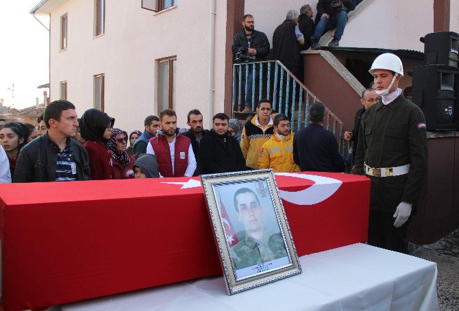 Karabüklü Şehit Askeri Binler Tarafından Uğurlandı