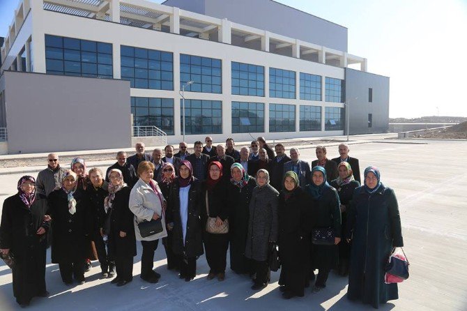 Karaman’da Ak Partililer Belediyenin Yatırımlarını Gezdi