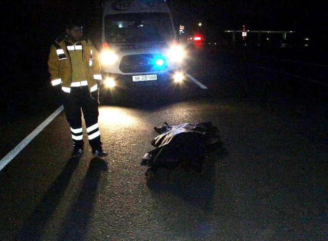 Yol Kenarında Fındık Satarken Araç Çarpması Sonucu Öldü