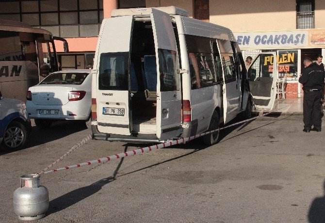 Minibüs Şoförü Aracında Ölü Bulundu