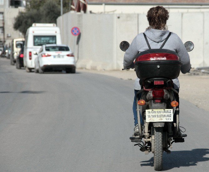 Kadın Sürücüden Plaka Yerine ’Ağır Abi’ Sözü