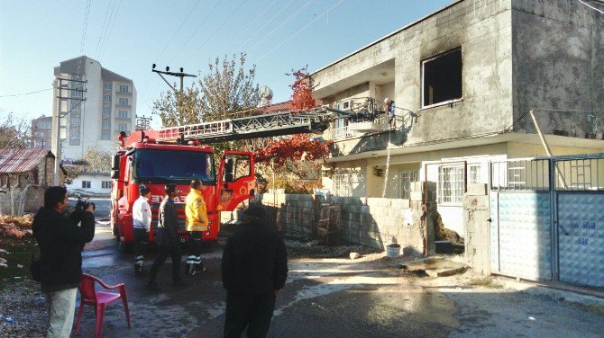 Bacadan Sıçrayan Ateş Yangına Neden Oldu