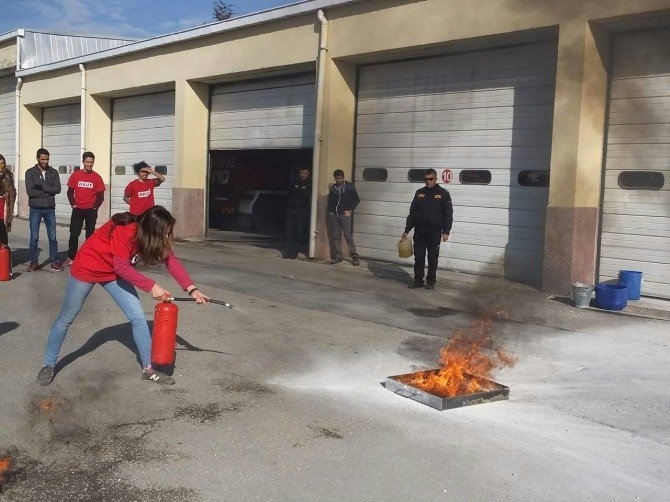 Anadolu Üniversitesi Akut Öğrenci Topluluğu, Yangın Güvenlik Eğitimi Aldı